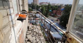 Демонтаж балкона Северск, цена от 2942 руб.
