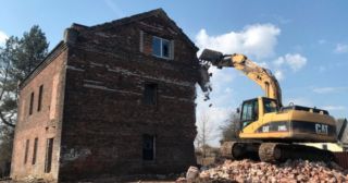 Демонтаж кирпичного дома Северск, цена от 2942 руб.