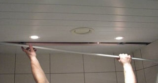 Демонтаж реечных потолков в Северске - цена за м2 от 465 рублей - Сварной-Свк
